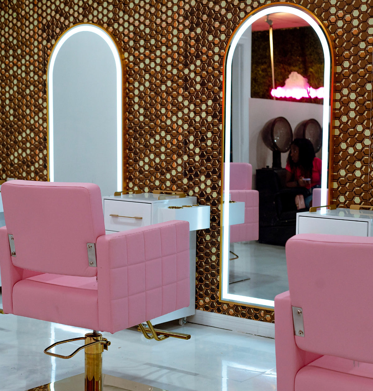 Daily Suite / Booth Rental
